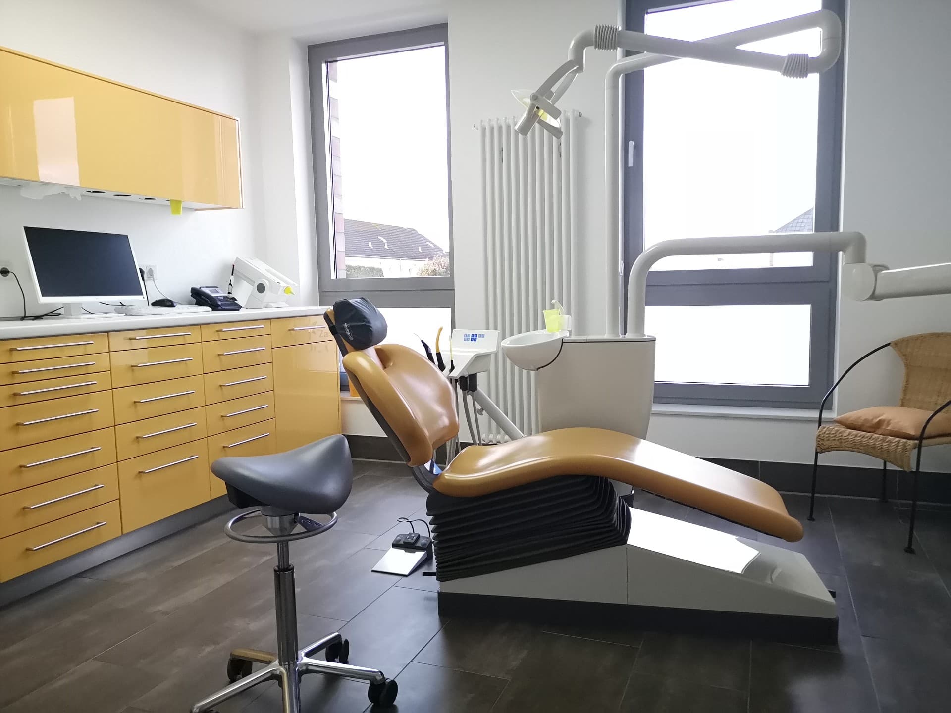 Moderne Zahnarztpraxis mit überdurchschnittlichen Gewinnen und großem Potenzial