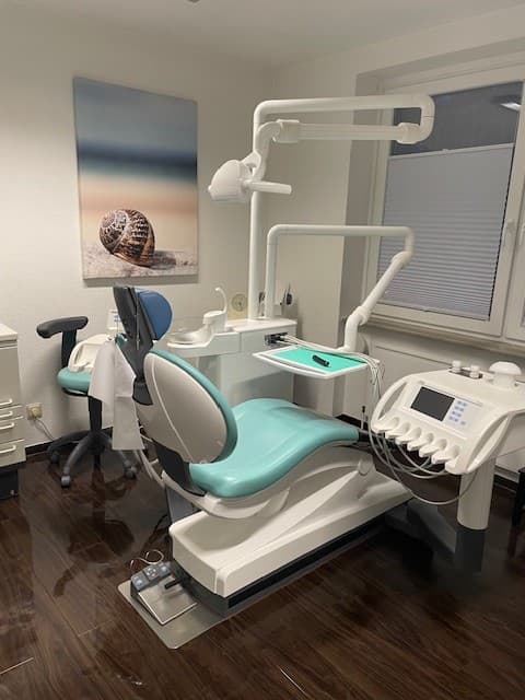 Etablierte Zahnarztpraxis mit attraktiven Gewinn 