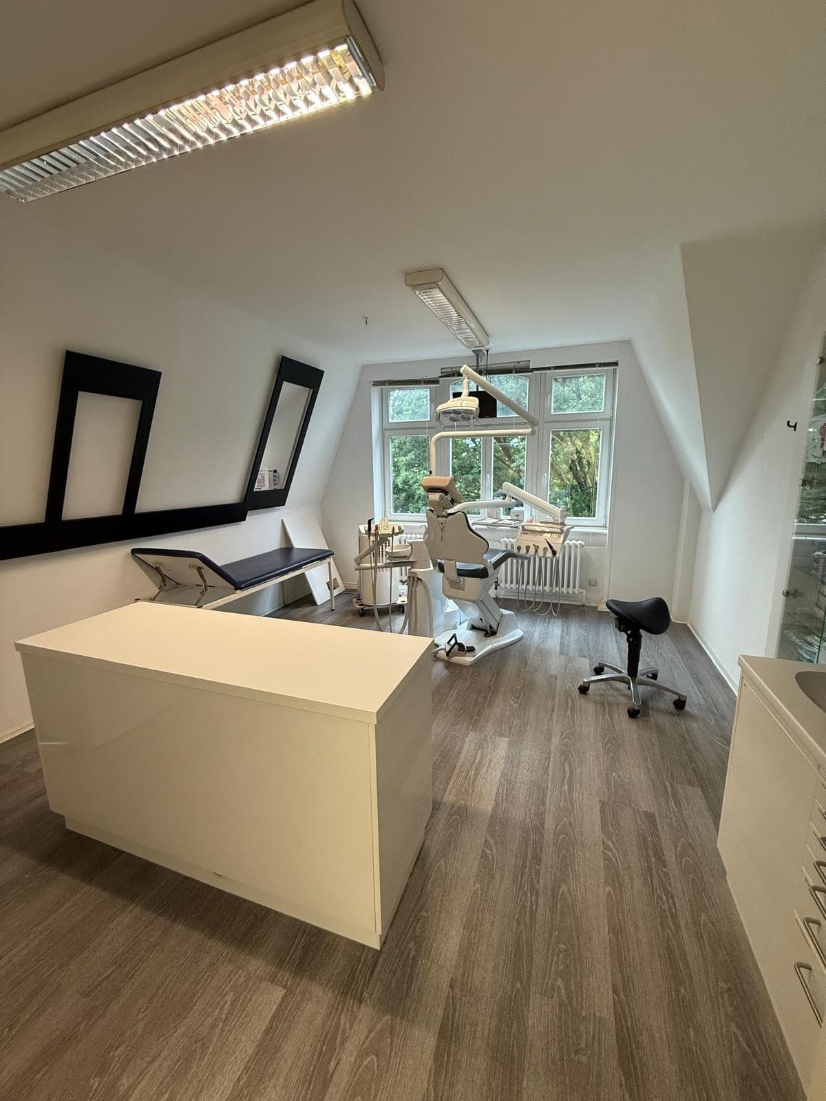 Große, moderne Zahnarztpraxis in Wiesbaden