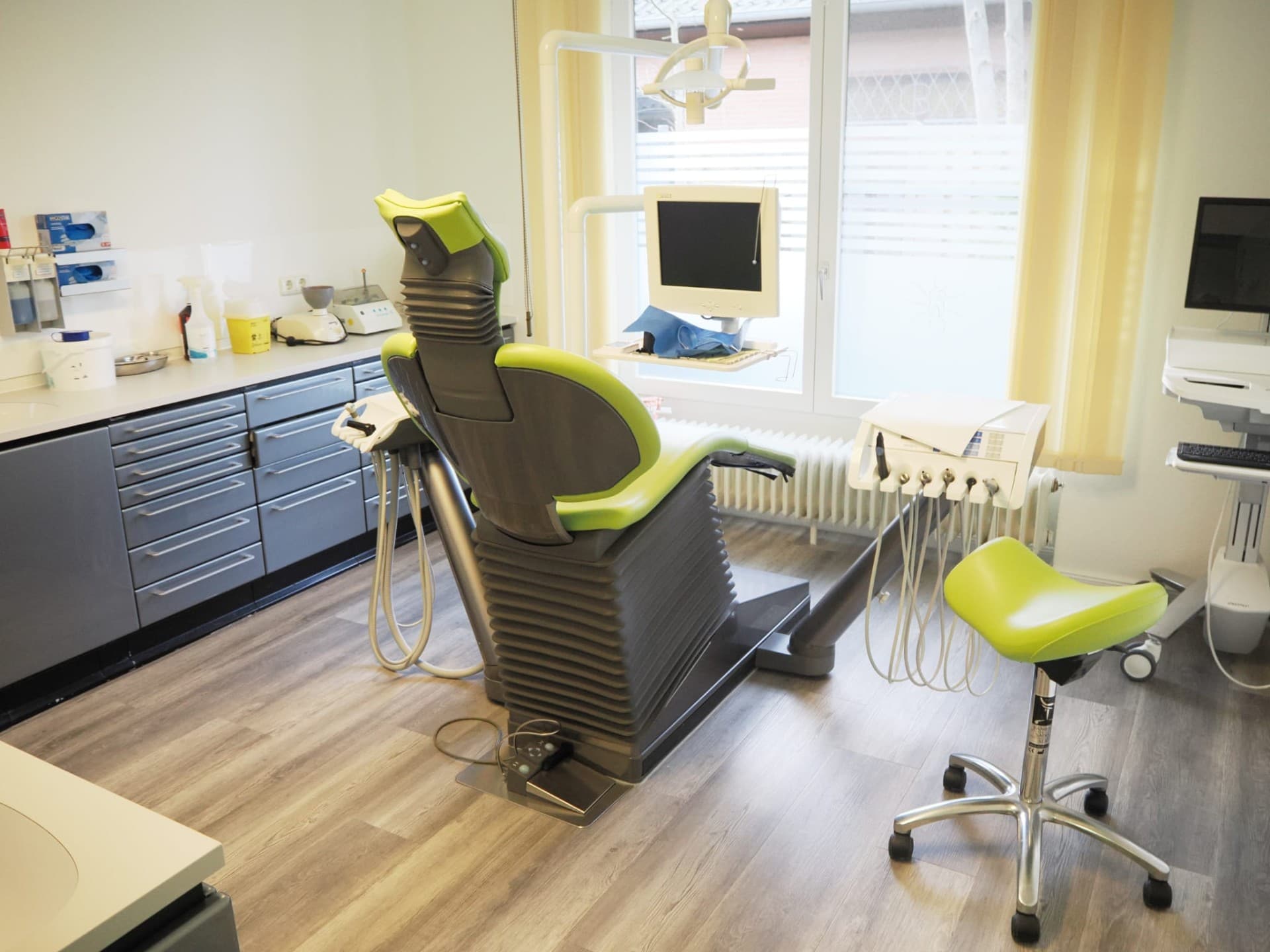 Umsatzstarke und etablierte Zahnarztpraxis südlich von Hamburg