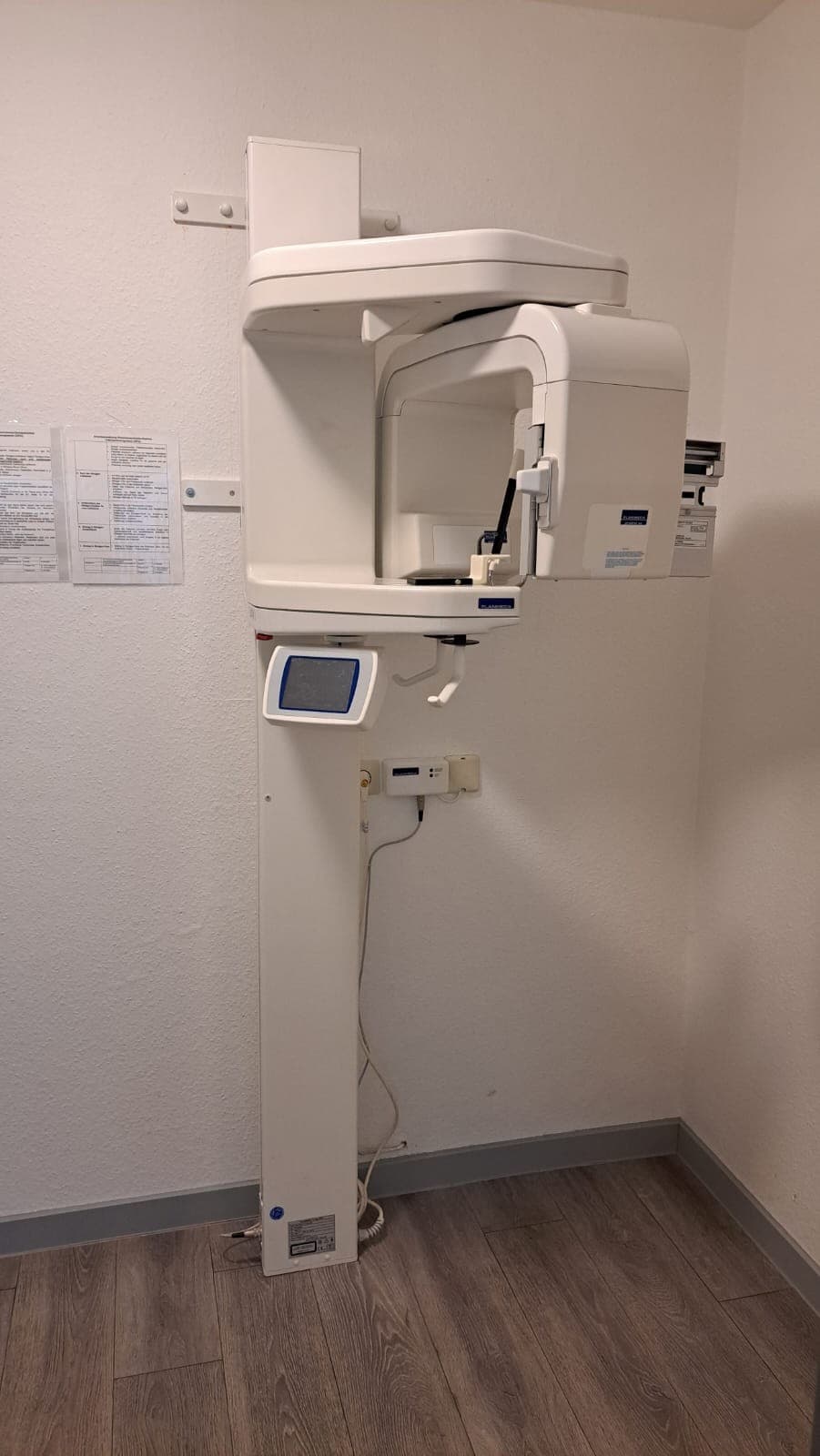 Praxisabgabe – 50 % Praxisanteil in attraktiver, etablierter Zahnarztpraxis
