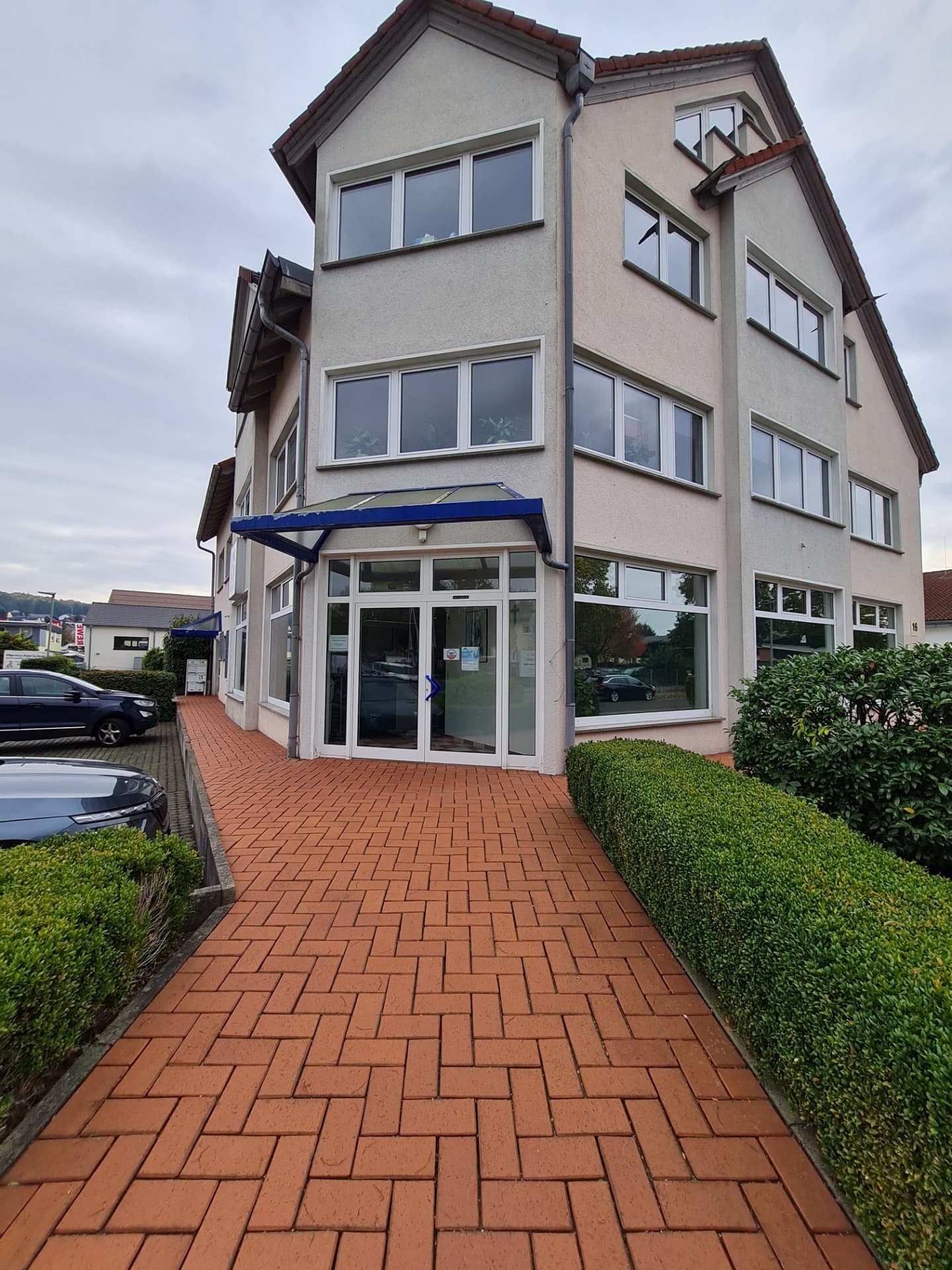 High-End Oralchirurgie: Skalierbarer Standort mit maximalem Freiraum