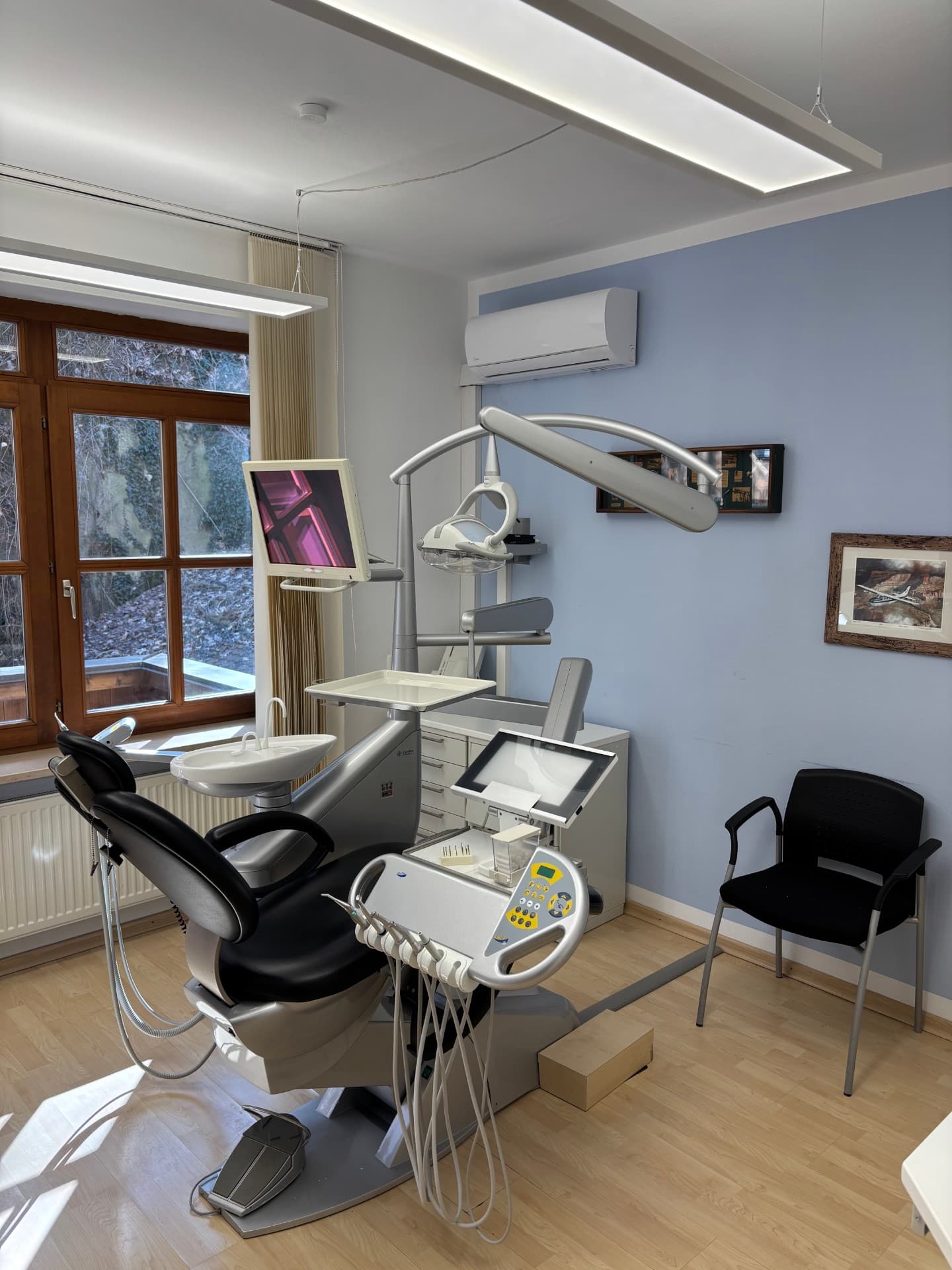 Chirurgische Exzellenz im Duo: Weltstadt-Niveau trifft operative Tiefe.